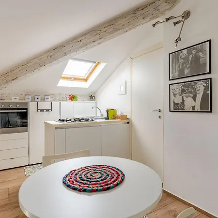 Apartmán The White Attic *